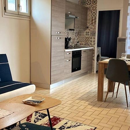 Le Saint-Amour Appartement Classe 2 Etoiles Ngoại thất bức ảnh