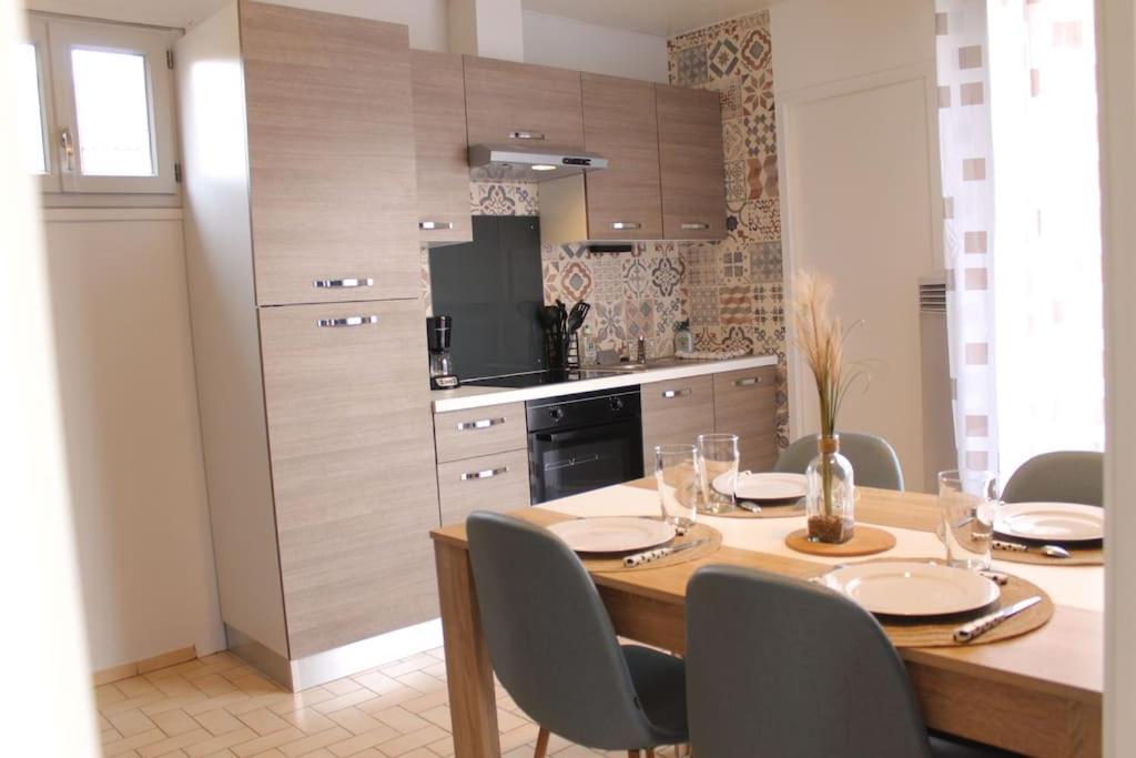 Le Saint-Amour Appartement Classe 2 Etoiles Ngoại thất bức ảnh