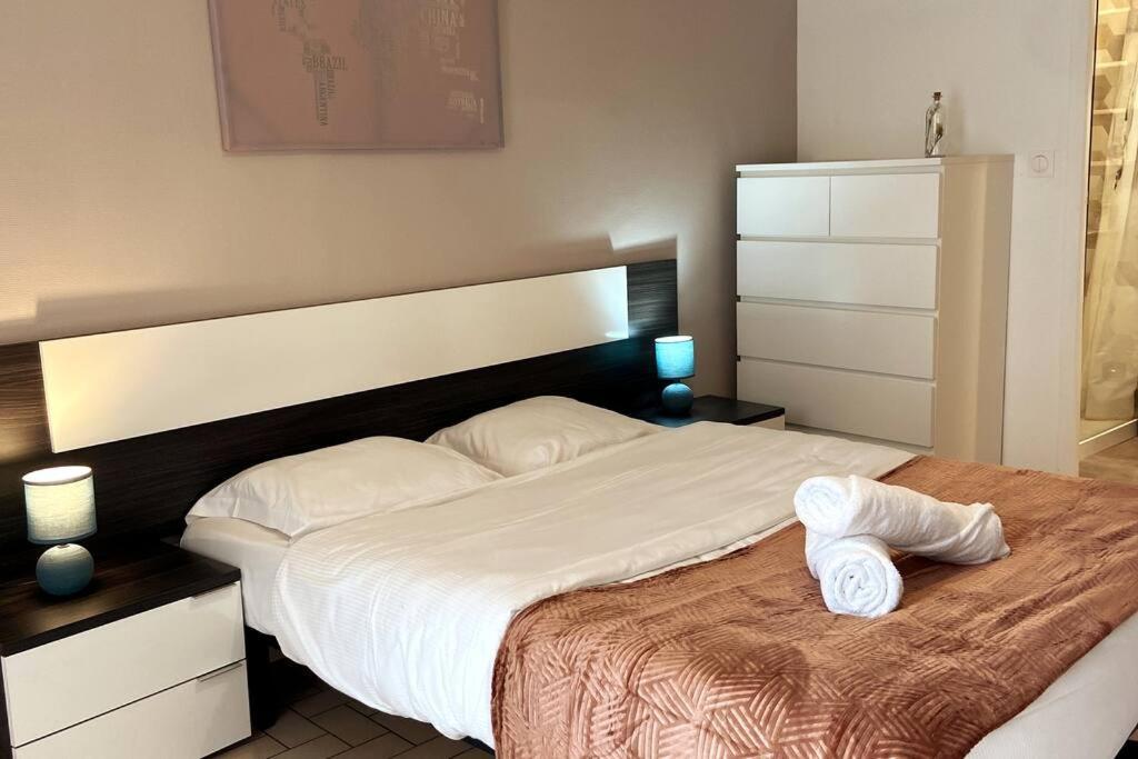 Le Saint-Amour Appartement Classe 2 Etoiles Ngoại thất bức ảnh