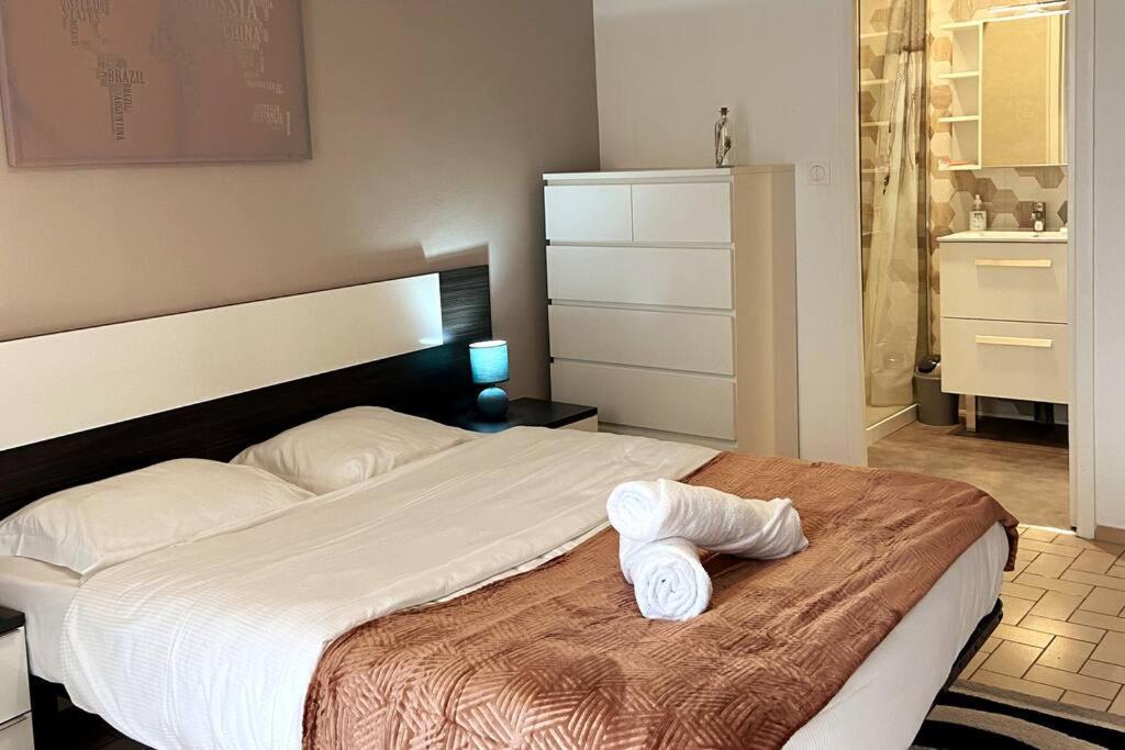 Le Saint-Amour Appartement Classe 2 Etoiles Ngoại thất bức ảnh